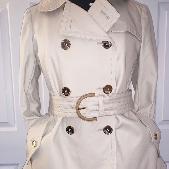 COACH | Tan Jacket Poppy Collection - Picture 2 of 9